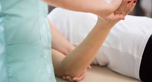 Болезни локтевого сустава: перечень основных и способы лечения
