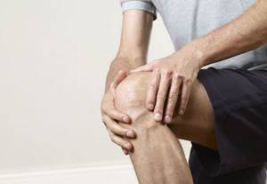 Болят и хрустят колени: чем лечить