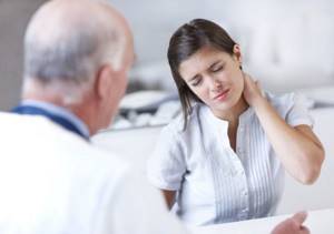 Боль в шее при повороте головы: лечение, причины возникновения