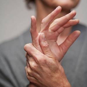 Как лечить воспаление суставов пальцев рук: медикаменты и физиотерапия