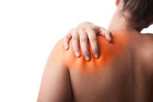 Хруст в плечевом суставе: при вращении, с болью и без. Причины и лечение