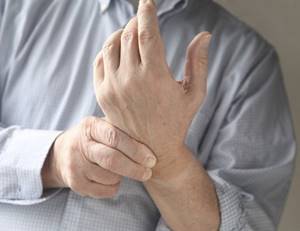 Болят суставы рук: что делать, причины и лечение 
