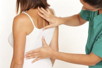 Как снять боль в грудном отделе позвоночника и что делать