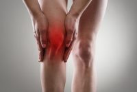 Болит колено: к какому врачу идти, к кому обратиться