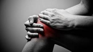 Болит колено при сгибании и разгибании: лечение, признаки