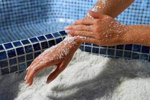 Лечение суставов солью: компрессы, повязки, солевой раствор