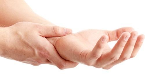 Болят суставы рук: как лечить народными средствами